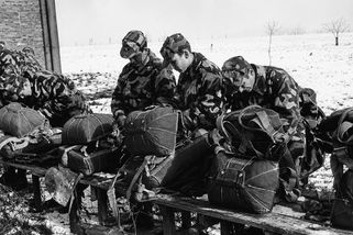 stoplusjednicka.cz/valka/elitni-ceskoslovensti-vysadkari-z-holesova-byli-ochotni-se-v-roce-1968-postavit-sovetskym?utm_source=www.seznam.cz&utm_medium=seznam_distribuce&utm_campaign=lide